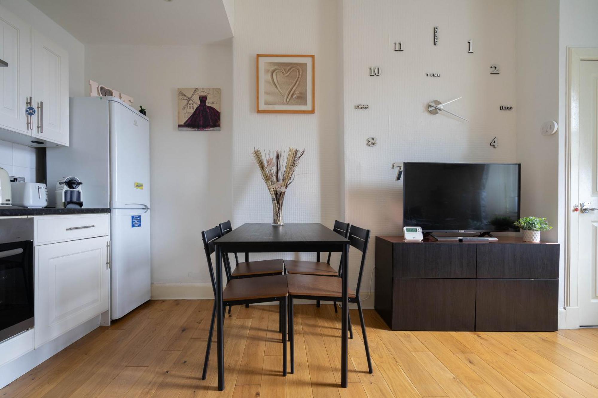 Cosy Leith Escape - Edinburgh City エクステリア 写真